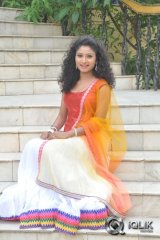 Vishnu Priya at Styles N Weaves Expo Launch